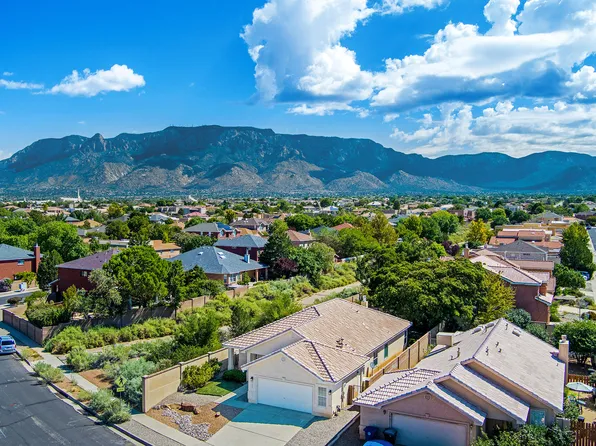 7136 Toulon Dr NE, Albuquerque, NM 87122