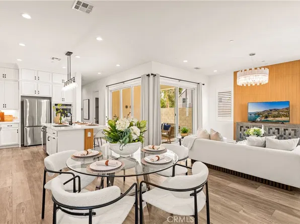 446 Chorus, Irvine, CA 92618