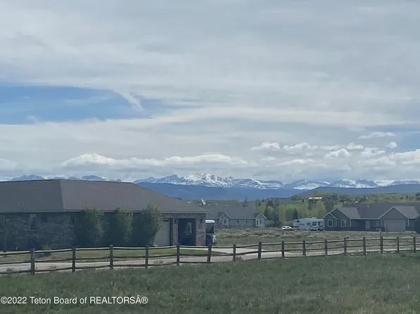 24 Cobblestone St, Pinedale, WY 82941