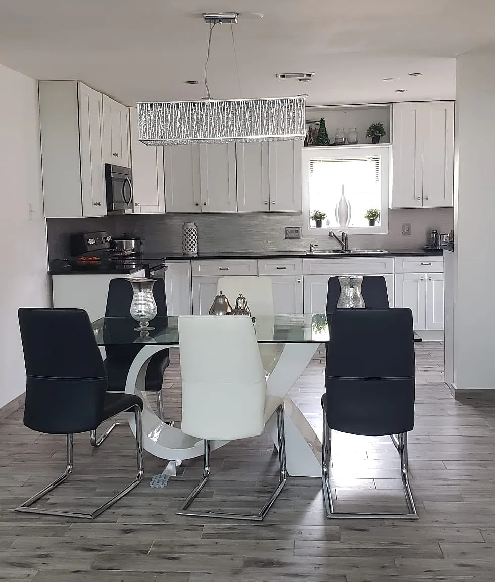 4 bed, 2438 sqft, $2,500 — Photo 4