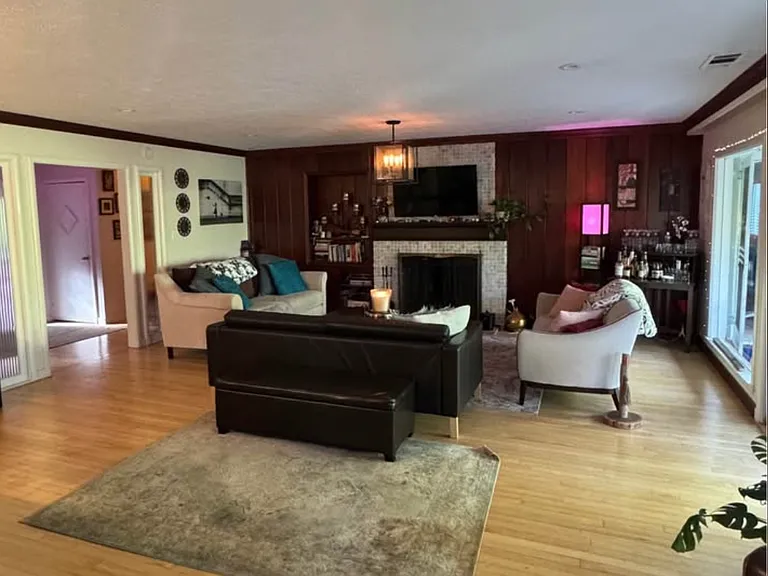 1402 Notre Dame Ave — Photo 23