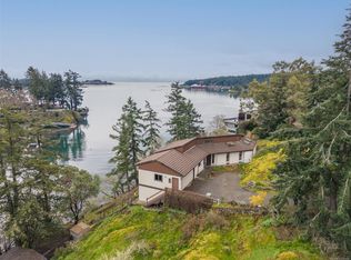 312 Bessborough Ave, View Royal, BC V9B 1T7