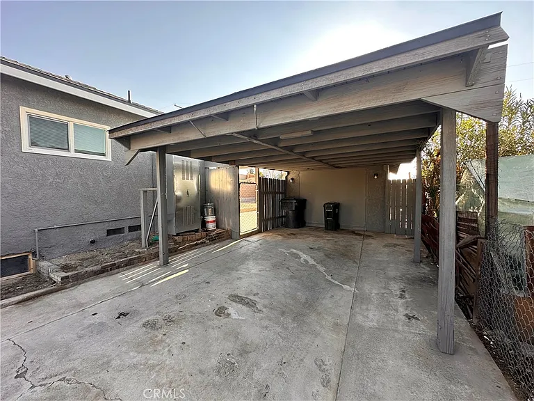 314 Wilshire Pl — Photo 4
