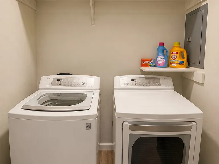 932 Georgetowne Dr #O — Photo 17