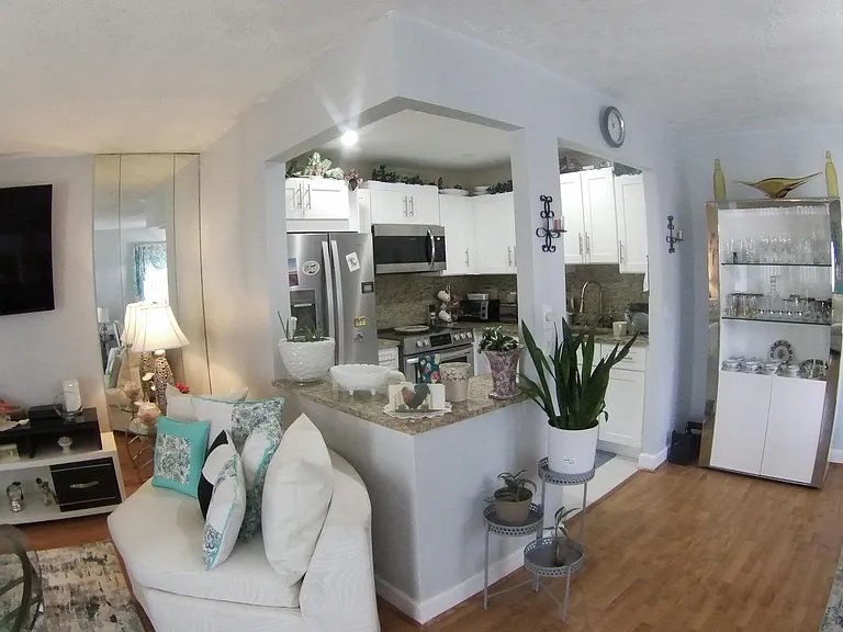 275 Monaco Way #F — Photo 8