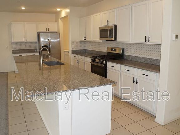 3rd image of 8872 W Fleetwood Ln