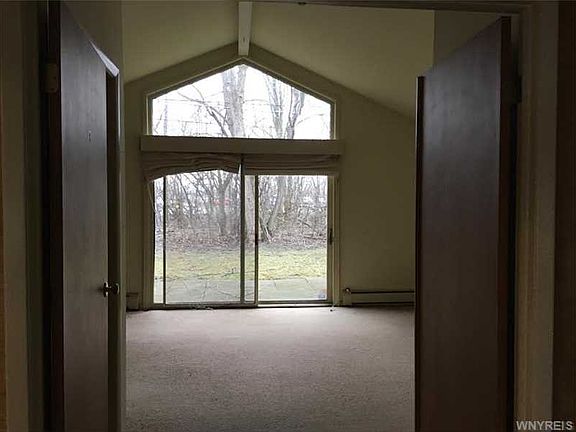 5th image of 464 Campus Dr