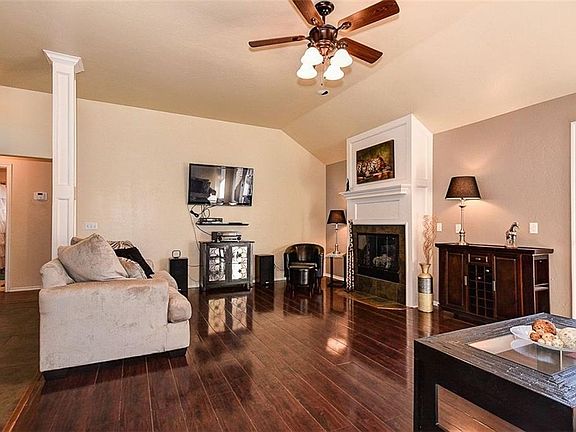 5th image of 404 E Plantation Ter
