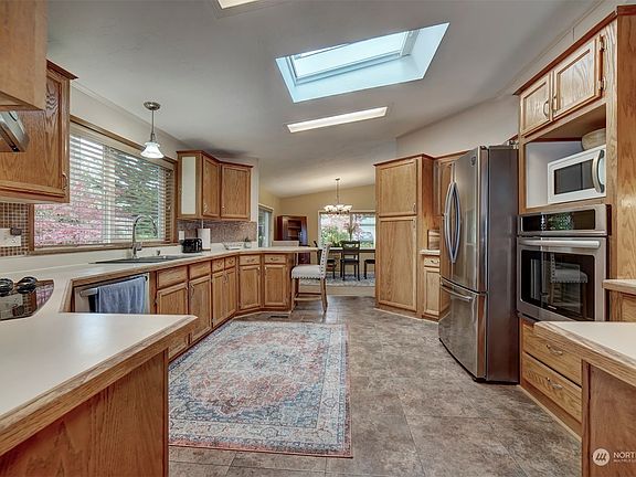 5th image of 1754 NE Mesford Street #70