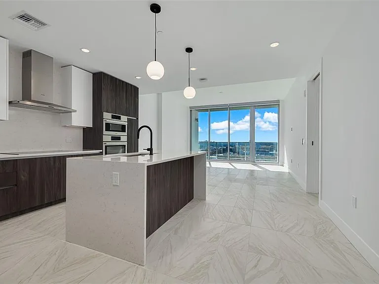 777 3rd Ave N #1507 — Photo 4