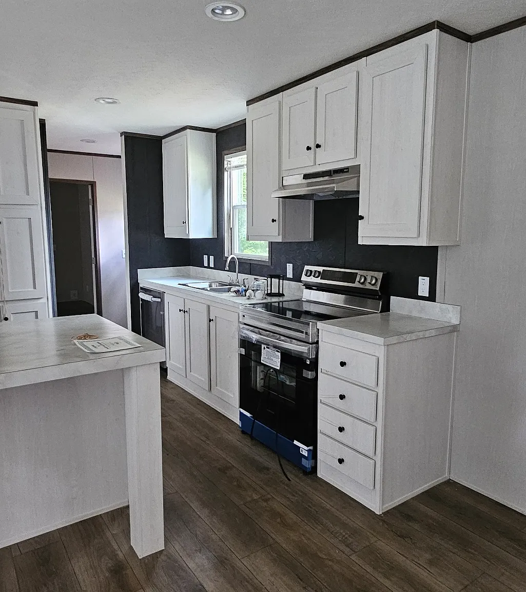 3 bed, 1088 sqft, $979 — Photo 3
