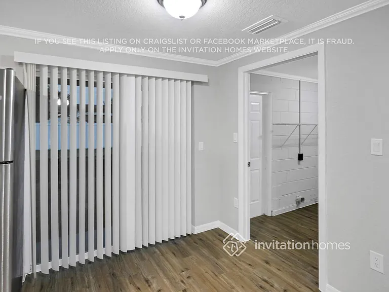 431 Floridana Dr — Photo 8