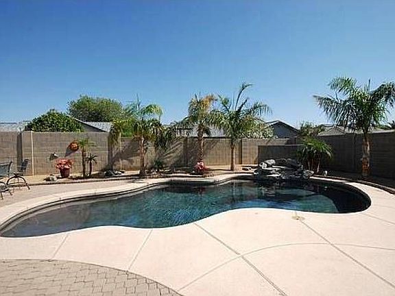 Oversized Pebble Tec Pool