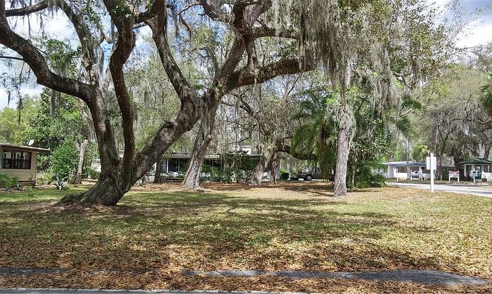 1st image of 101 Oak Blvd