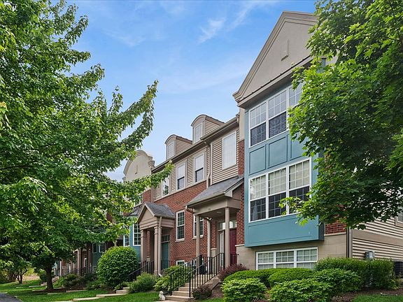 2nd image of 35 Thomas Ct