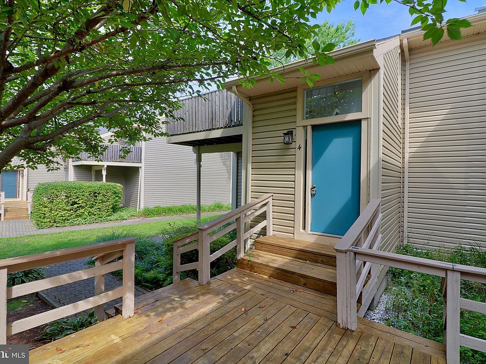 1st image of 17 Mariners Way Unit 4