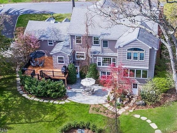 3rd image of 357 Oxford Dr