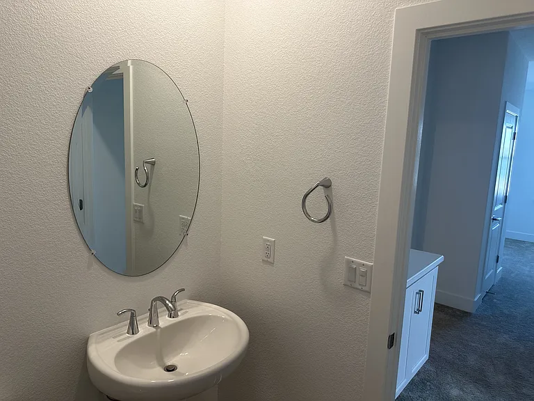 2779 Mulholland Dr — Photo 44