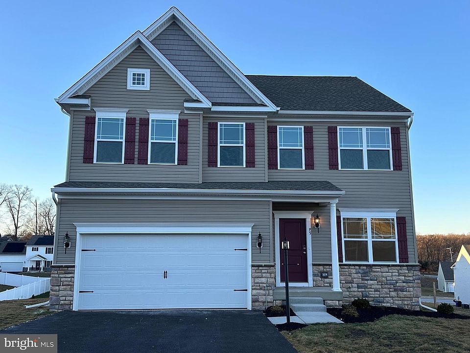 1st image of 95 Madison Dr