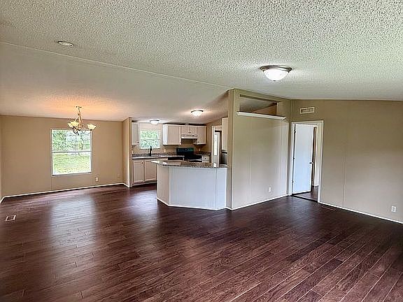 5th image of 1575 Walden Rd