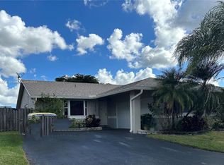 7678 NW 88th Ln, Fort Lauderdale, FL 33321