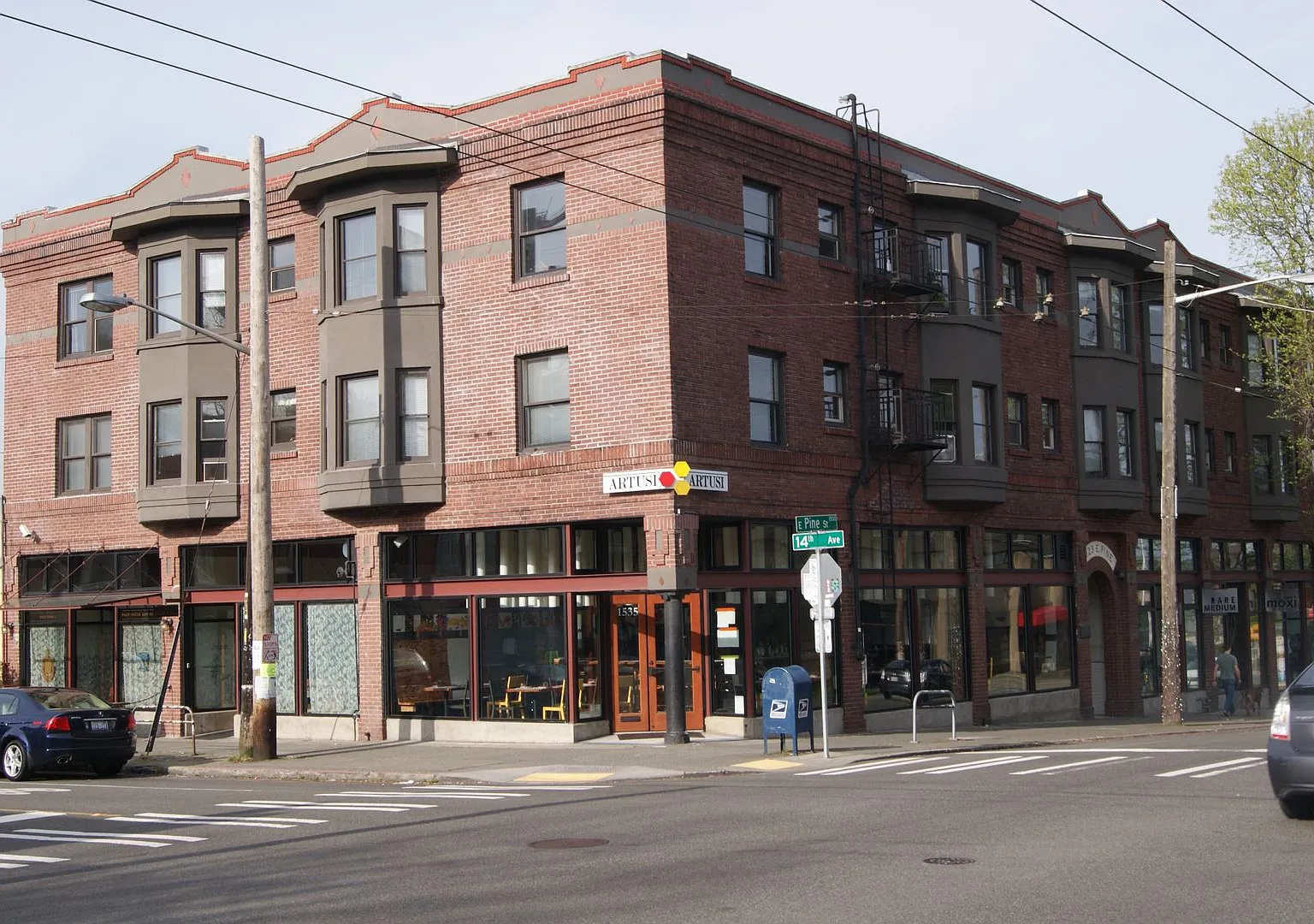 Chester Apartments — Photo 1