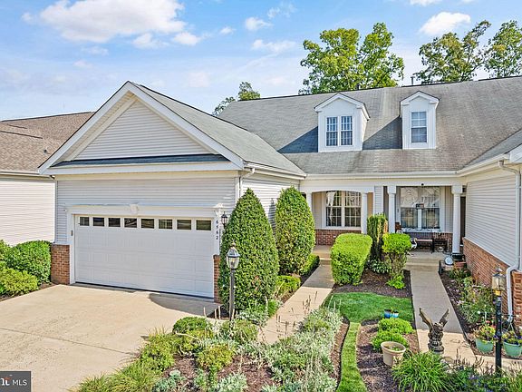 3rd image of 6562 Alderwood Way