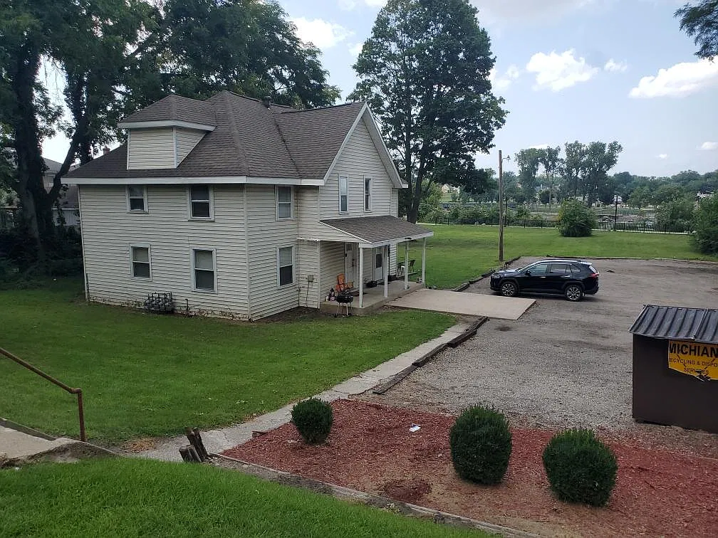 318 Lincoln Way East - 23 — Photo 2