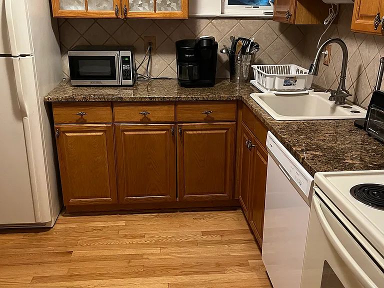 208 Drew Ln — Photo 4