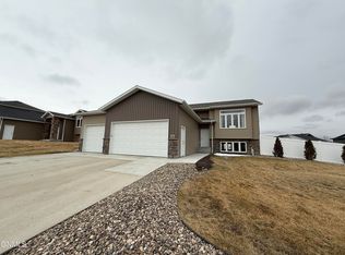 4600 Normandy St, Bismarck, ND 58503