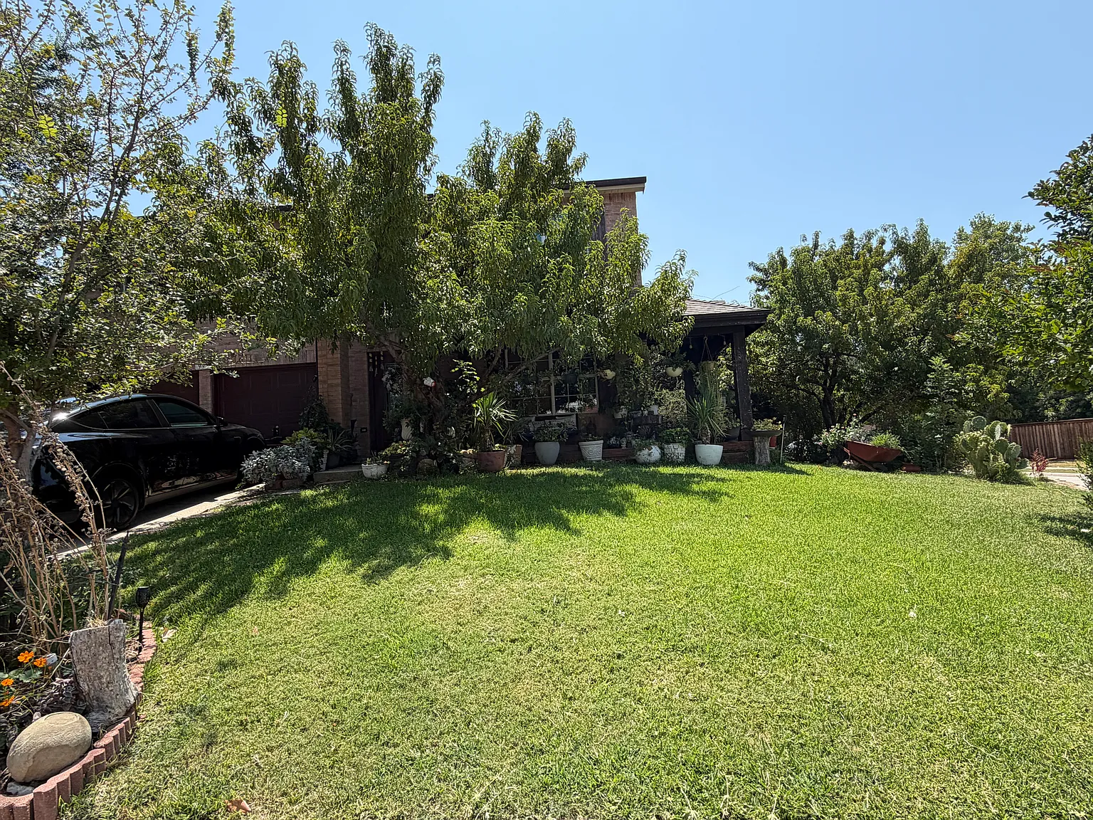 3 bed, 2.5 bath, 2072 sqft, $2,485 — Photo 3