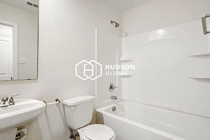 1013 Earle Ave — Photo 14