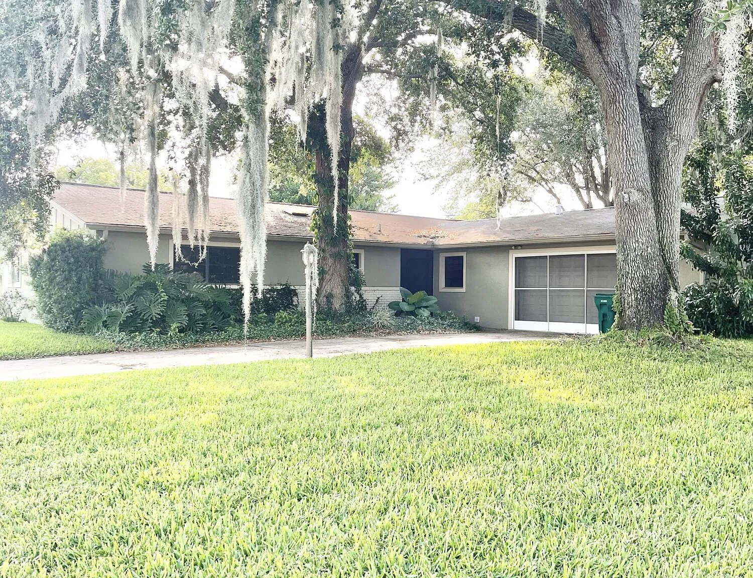 3 bed, 2.0 bath, 1881 sqft, $2,400 — Photo 1