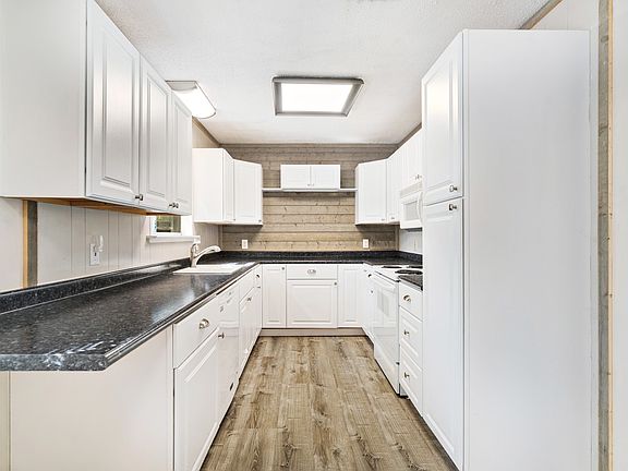 4th image of 1165 22nd St NE