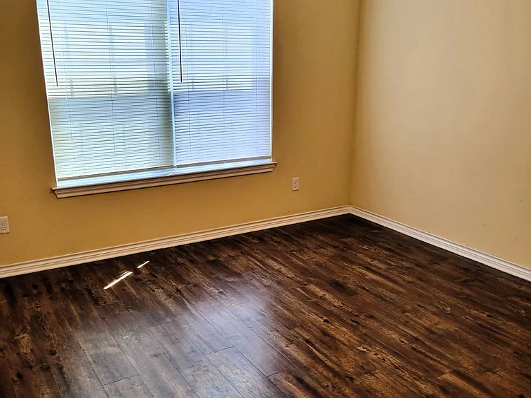6913 Appomattox Dr — Photo 4