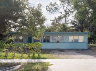 1915 Shadowlawn Dr, Naples, FL 34112