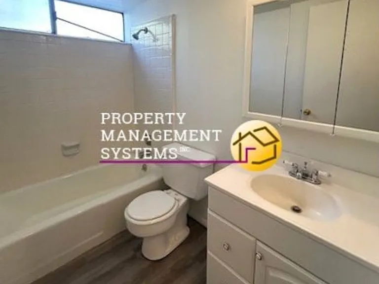 2408 S Elizabeth St #1 — Photo 6