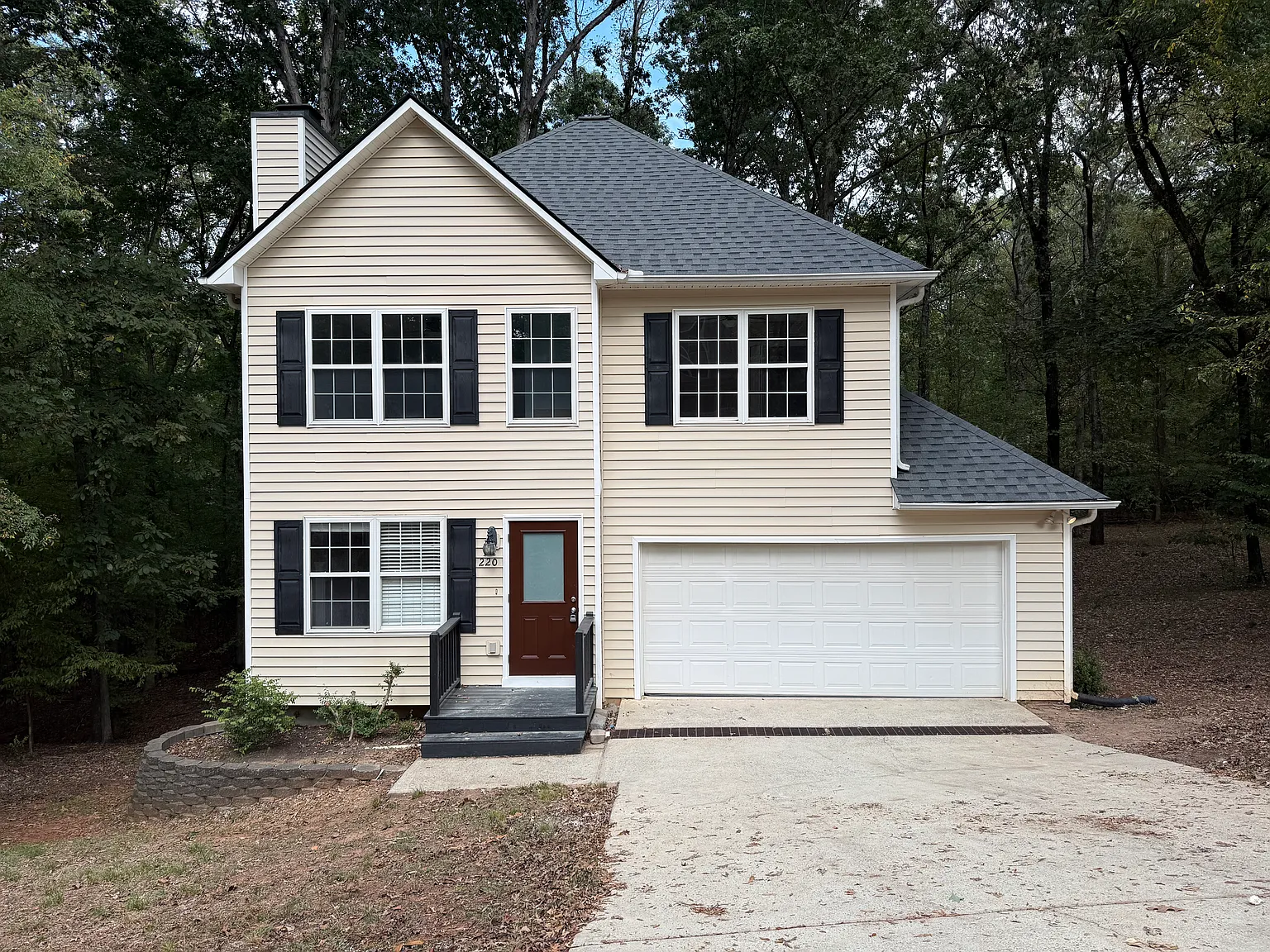 220 Snapfinger Ln — Photo 1