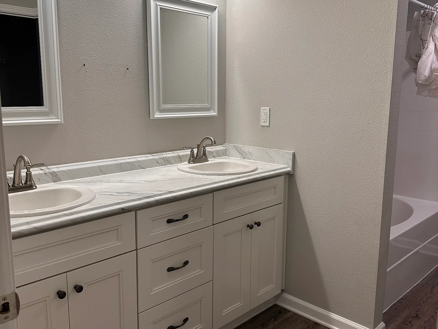 4 bed, 2078 sqft, $2,300 — Photo 3