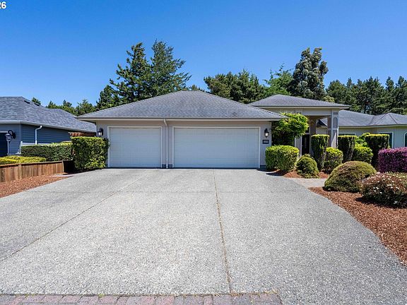 2nd image of 2225 Hayes St