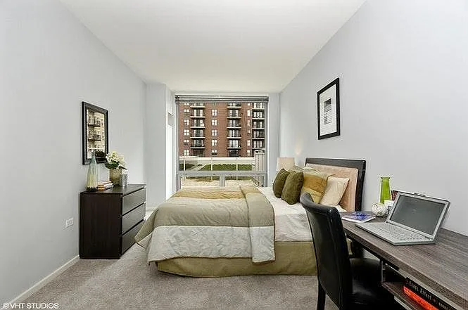 1 E 8th St #1014 — Photo 6