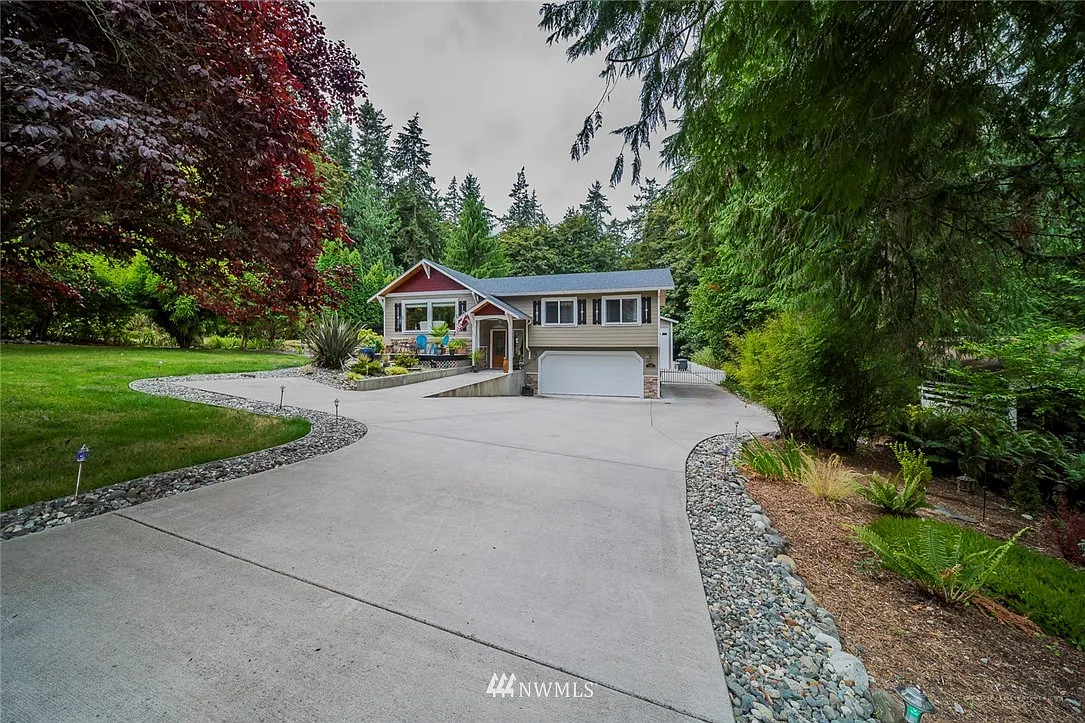 1561 Arrowhead Beach Road photo 1