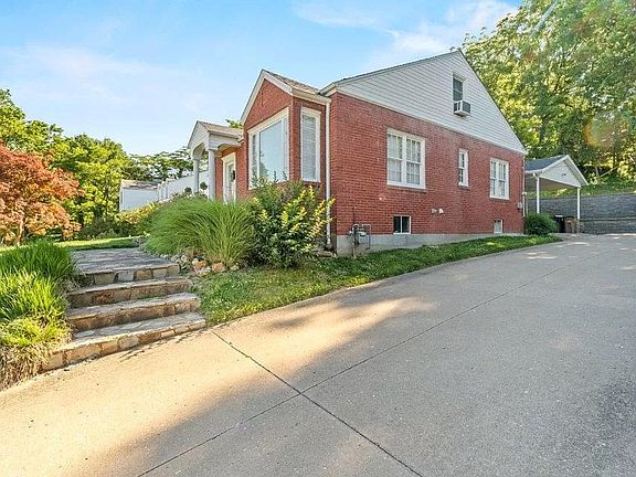 3rd image of 646 Highland Dr