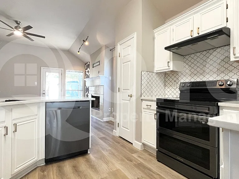 5509 Cypress Dr — Photo 4