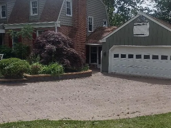 205 Edgewood Dr, Wilmington, DE 19809