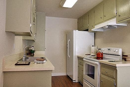 3rd image of 1855 E Rose Ave #4D