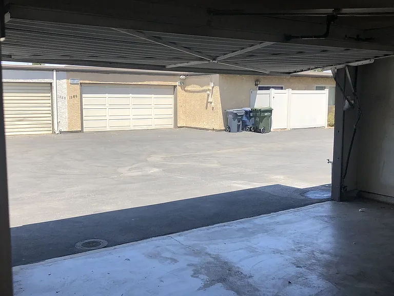 1594 Christopher Ln — Photo 37