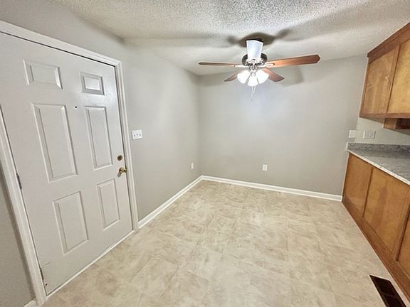 5th image of 1200 Meadow Dr NW #A