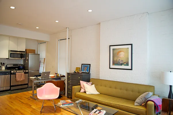 Rented by Veracity NYC LLC | media 22