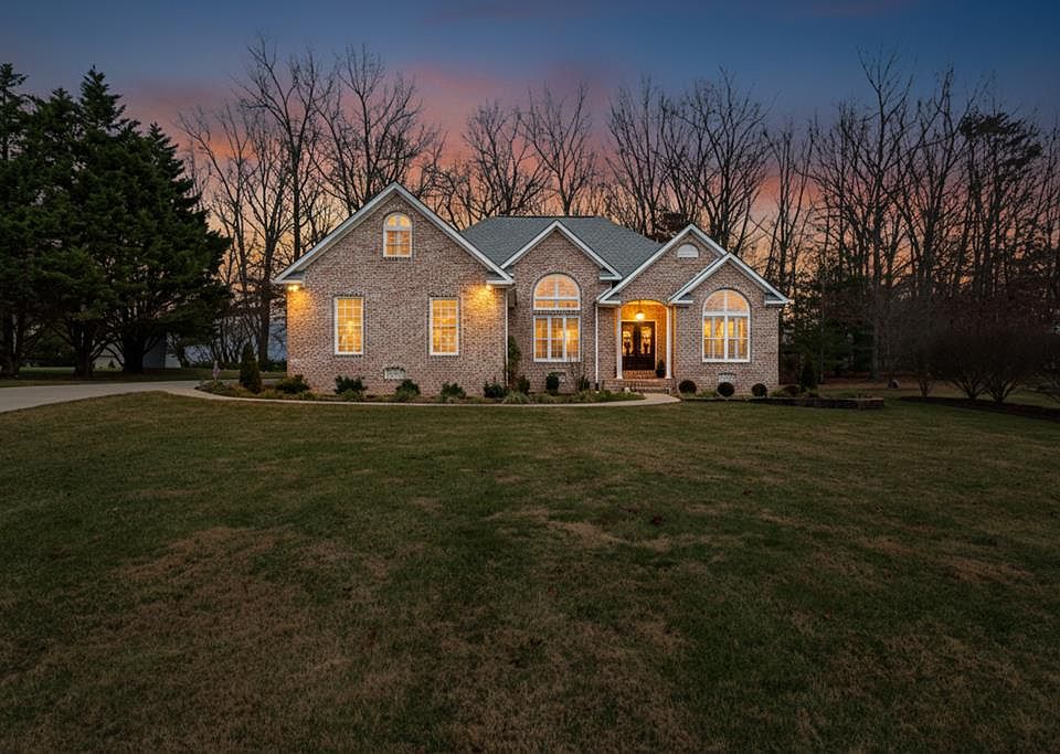 1st image of 233 Dove Dr